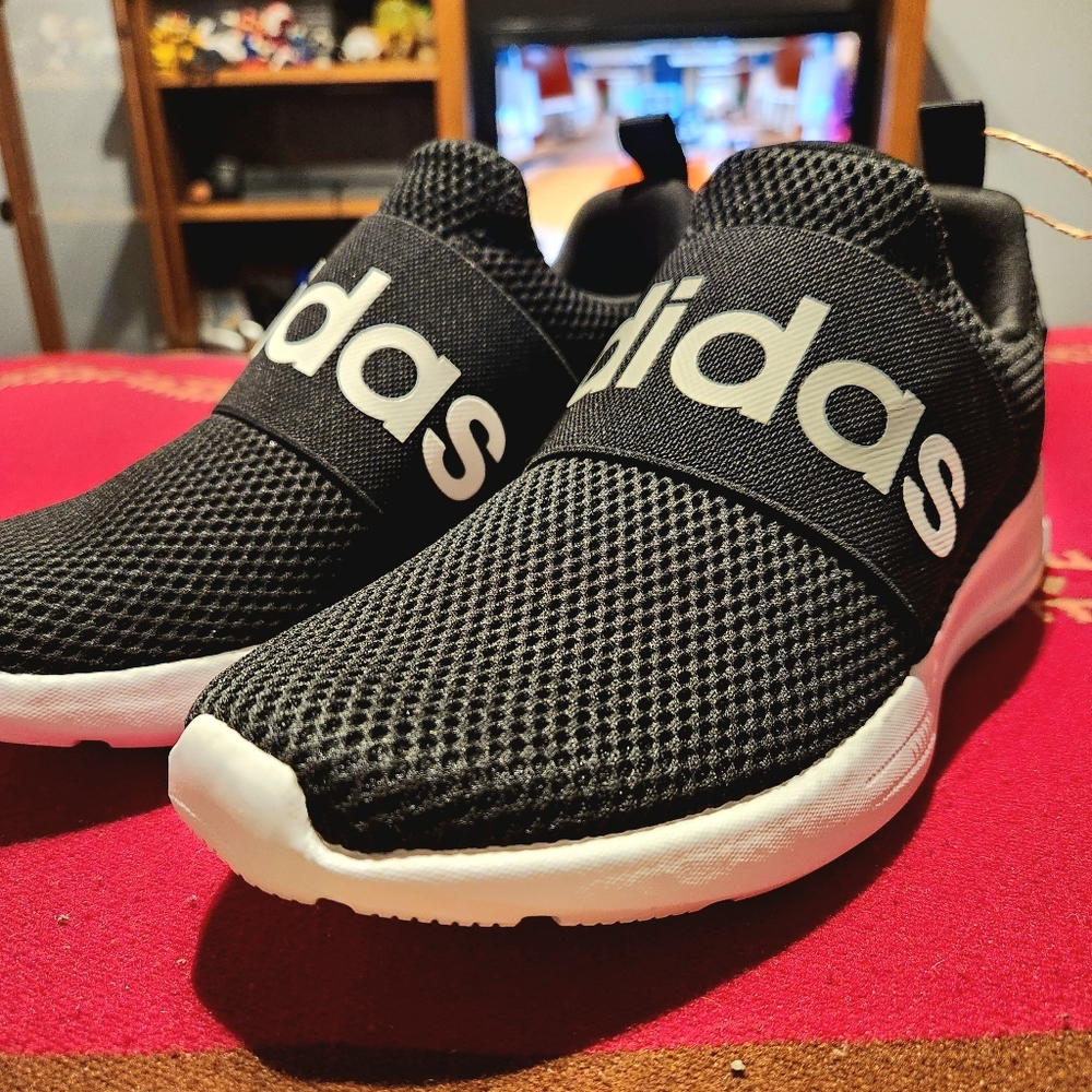 Men/Women's Adidas Lite Racer Adapt 4.0 Slip on sneakers- men's size 7